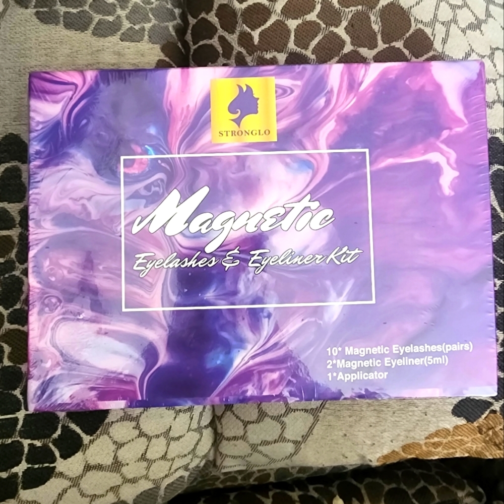 SOLD-Magnetic Eyelash Kit (10 pairs)